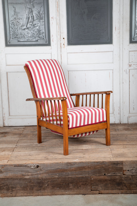 French Morris Reclining Chair with Cushions