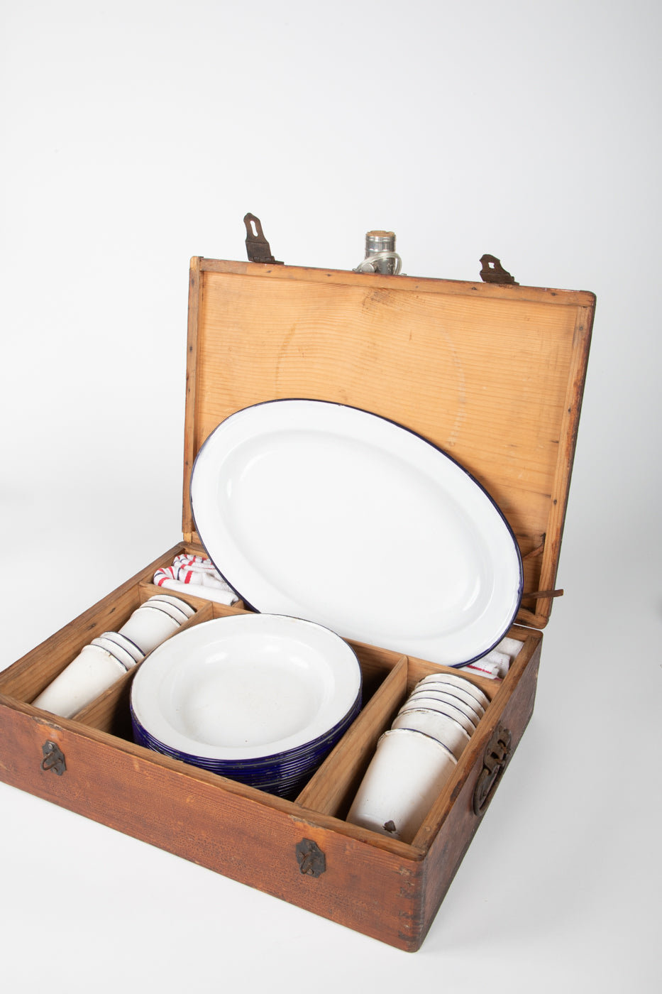 French Picnic Basket with Enamel Plates and Mugs