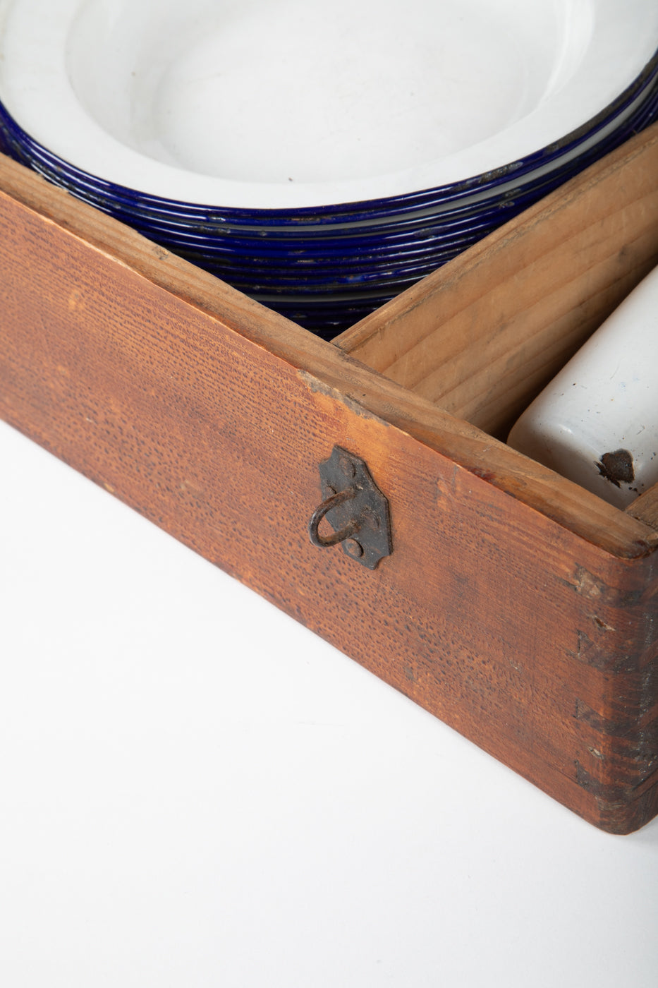 French Picnic Basket with Enamel Plates and Mugs